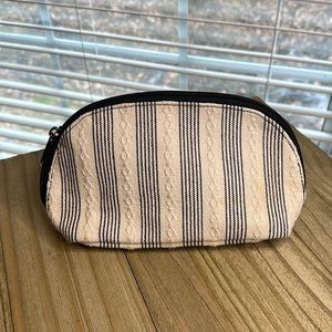 Thirty One -  Half-Moon Pouch-  Stitches Weave